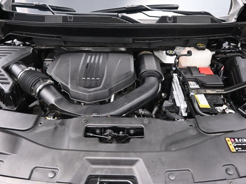Used 2024 Chevrolet Traverse LS FWD image 34
