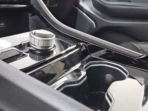 Used 2021 Jeep Grand Cherokee L Limited image 32