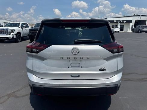 Used 2024 Nissan Rogue SV FWD image 4