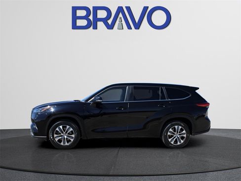 Used 2023 Toyota Highlander L image 8