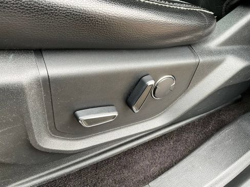 Used 2017 Ford F150 Lariat w/ Equipment Group 502A Luxury AWD/4WD image 18