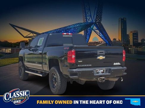 Used 2018 Chevrolet Silverado 2500 High Country w/ Duramax Plus Package AWD/4WD image 5