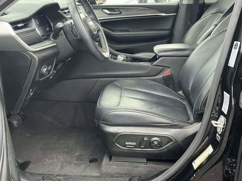 Used 2021 Jeep Grand Cherokee L Limited image 13