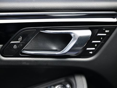 New 2026 Porsche Macan image 20