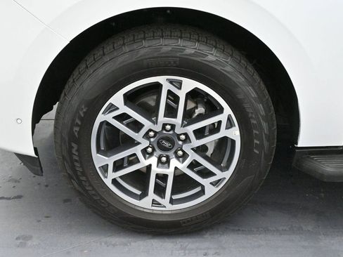 Used 2025 Ford Expedition Active AWD/4WD image 41