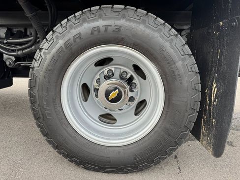 Used 2022 Chevrolet Silverado 3500 LT w/ Convenience Package image 12