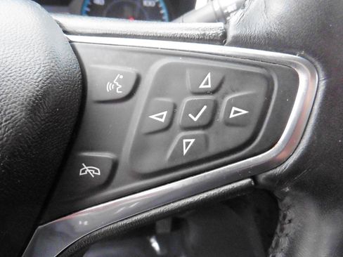 Used 2018 Chevrolet Equinox LT image 8