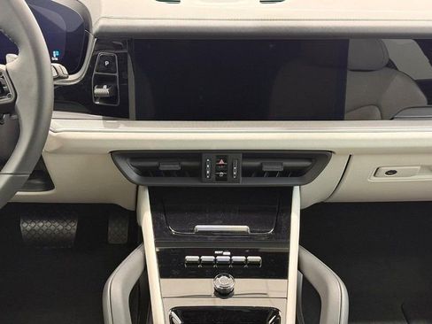 New 2026 Porsche Cayenne image 15