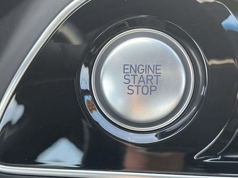 Used 2023 Genesis G70 2.0T image 31