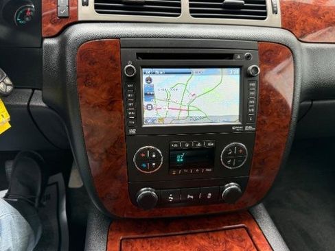 Used 2014 Chevrolet Tahoe LTZ AWD/4WD image 32