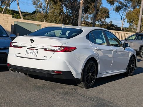 Used 2026 Toyota Camry SE image 13