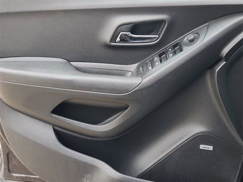 Used 2019 Chevrolet Trax Premier w/ Midnight Edition image 23