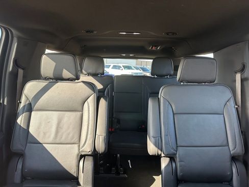 Used 2025 GMC Yukon XL Denali AWD/4WD image 34