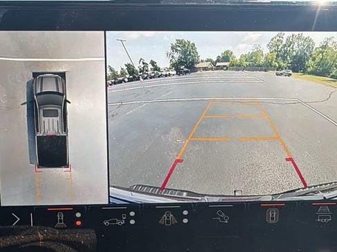 Certified 2024 GMC Sierra 1500 AT4 w/ Technology Package AWD/4WD image 16