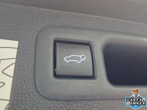 Used 2021 Toyota Highlander Limited image 14