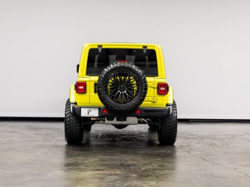 Used 2022 Jeep Wrangler Unlimited Rubicon w/ Trailer Tow Package AWD/4WD image 16