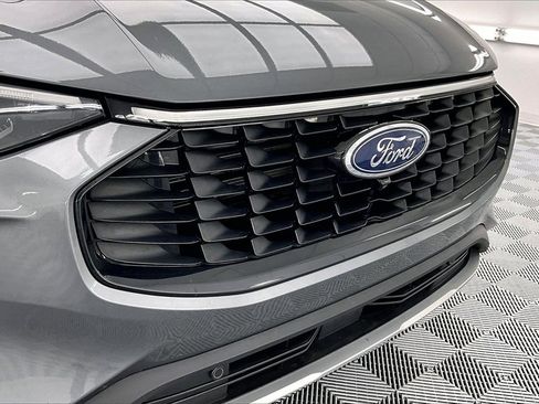 Used 2025 Ford Escape SE w/ PHEV Premium Package image 28