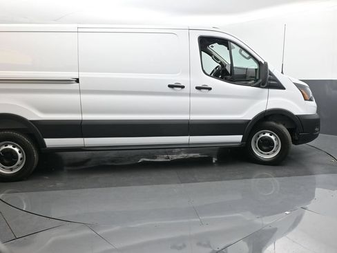 New 2026 Ford Transit 250 Low Roof RWD image 24