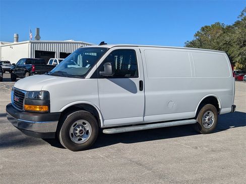 Used 2024 GMC Savana 2500 w/ Driver Convenience Package image 8