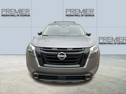 New 2025 Nissan Pathfinder SV w/ SV Premium Package