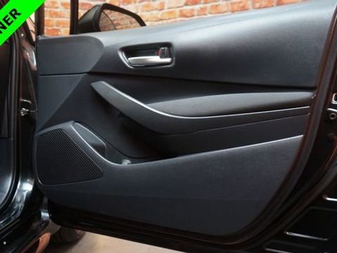 Used 2020 Toyota Corolla LE image 58