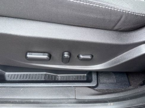 Used 2017 Ford Escape SE w/ Equipment Group 201A image 23