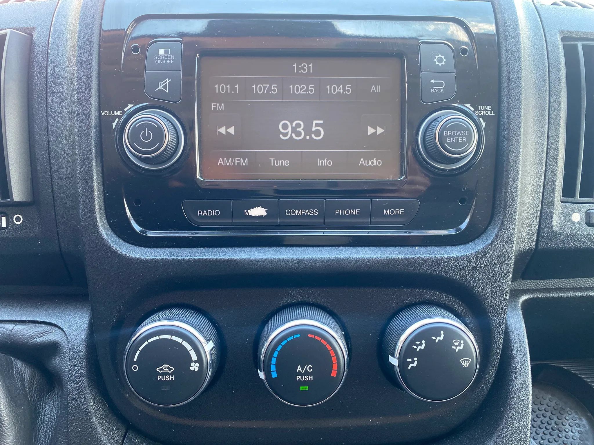 Used 2019 RAM ProMaster 2500 FWD image 13