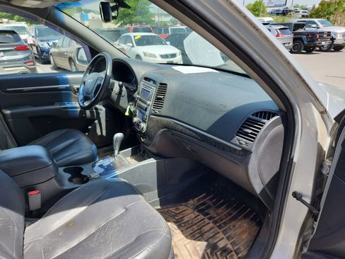 Used 2009 Hyundai Santa Fe Limited FWD image 17