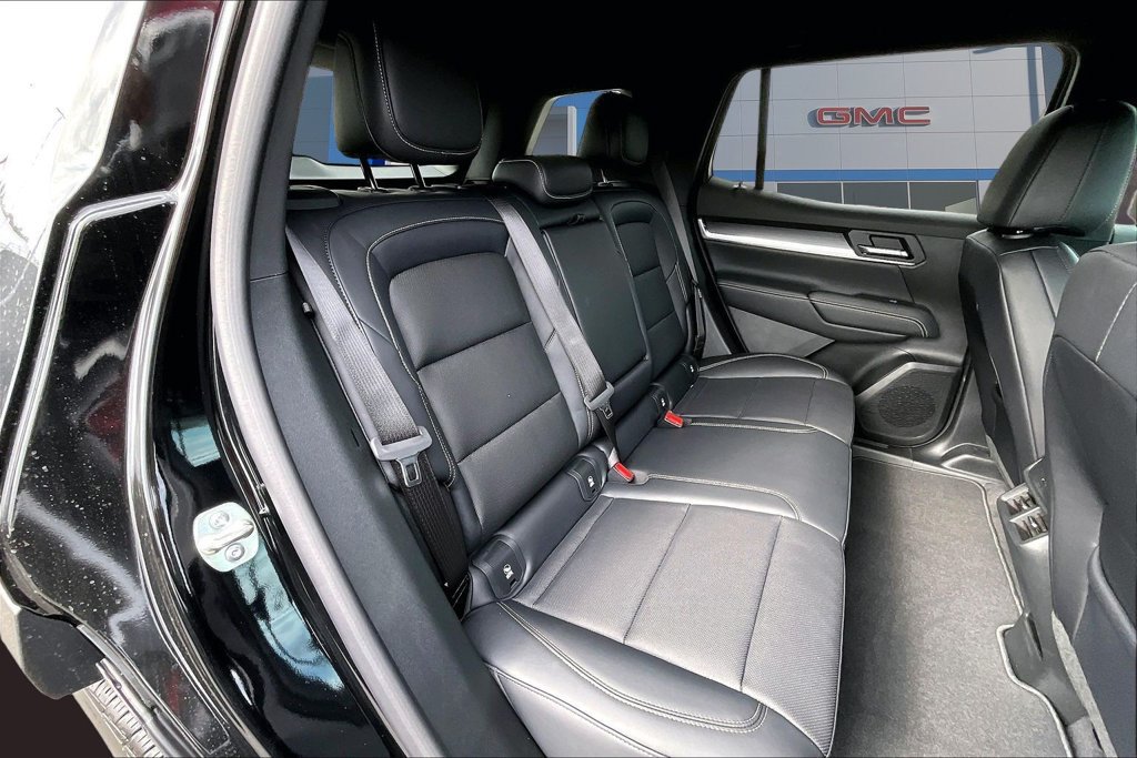 New 2027 GMC Terrain Elevation w/ Elevation Premium Package FWD image 10