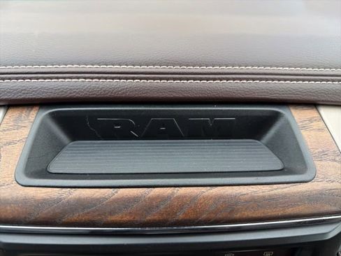 Used 2018 RAM 1500 Laramie Longhorn image 27