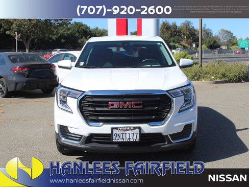 Used 2024 GMC Terrain SLE FWD image 4