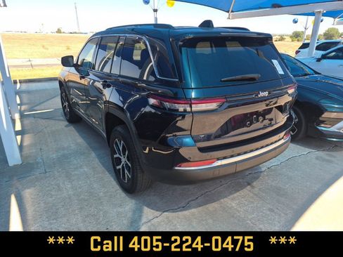 Used 2023 Jeep Grand Cherokee Limited RWD image 11