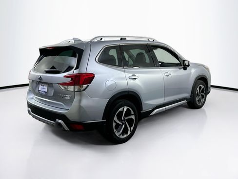 Used 2023 Subaru Forester Touring AWD/4WD image 5
