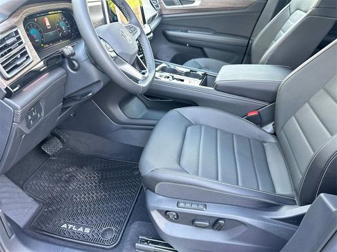 New 2025 Volkswagen Atlas SEL image 19