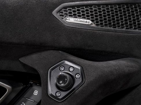 Used 2024 Lamborghini Huracan Sterrato image 10