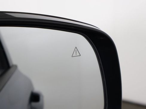 Used 2023 Kia Sorento S w/ Panoramic Sunroof Package FWD image 39
