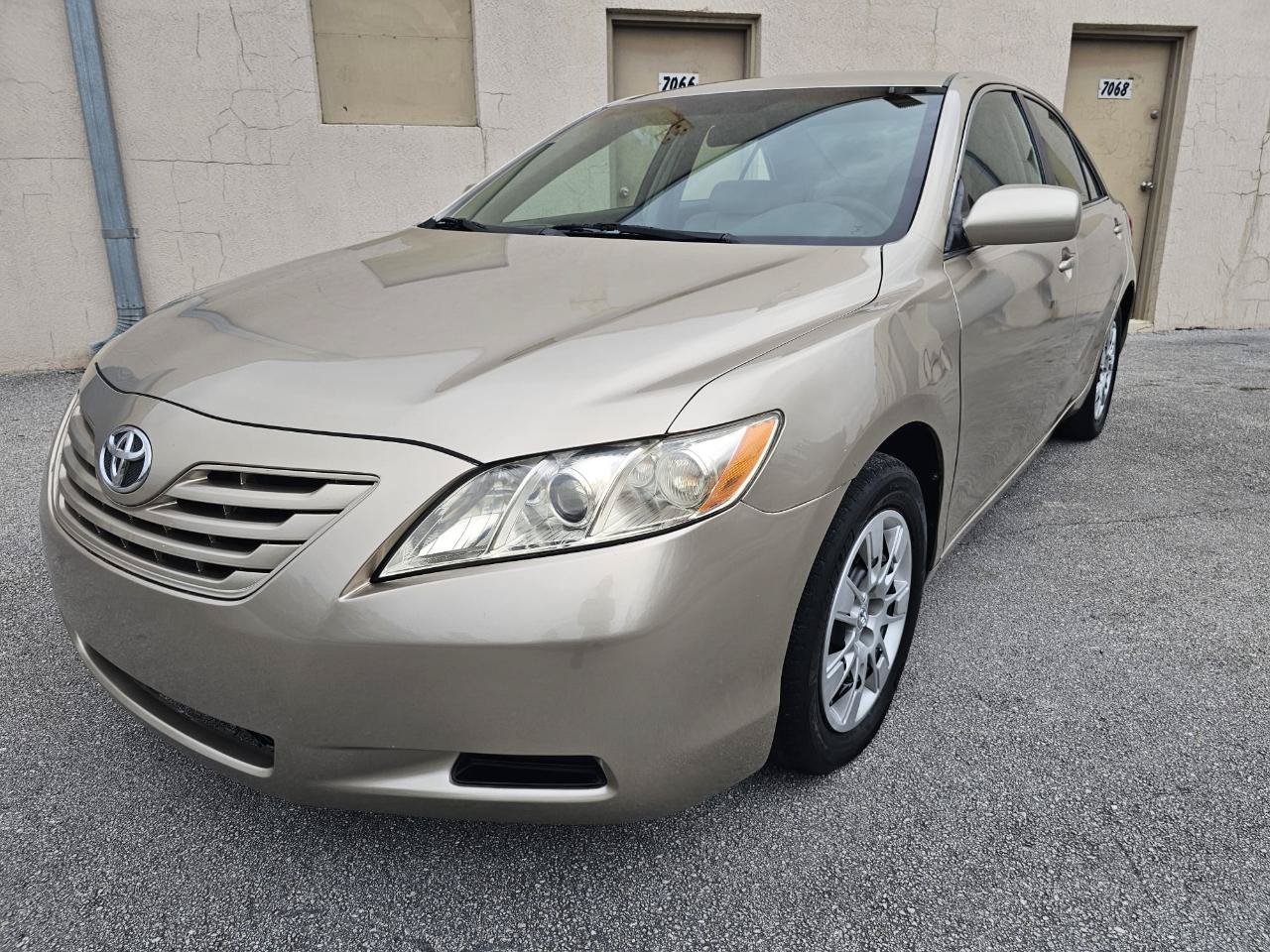 Used 2007 Toyota Camry LE FWD image 7