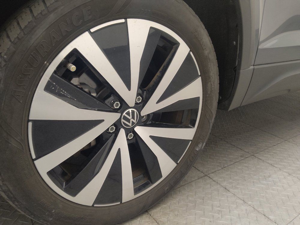 Used 2023 Volkswagen Taos SE FWD image 31
