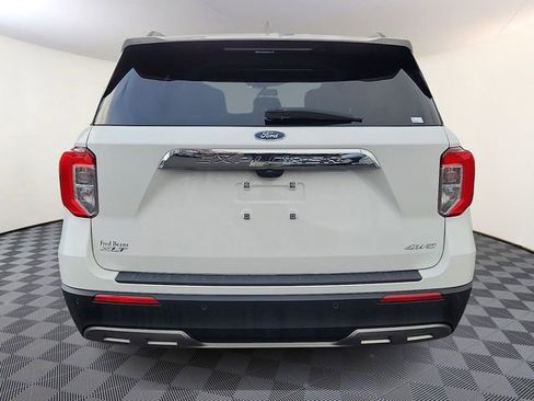Certified 2022 Ford Explorer XLT w/ Equipment Group 202A image 6