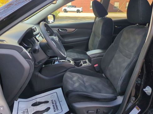 Used 2016 Nissan Rogue SV w/ SV Premium Package image 22