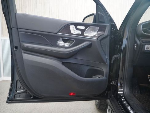 Used 2021 Mercedes-Benz GLS 580 4MATIC image 30