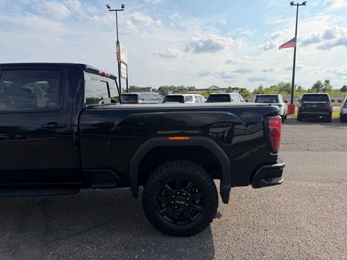 Used 2024 GMC Sierra 2500 AT4 w/ AT4 Premium Plus Package AWD/4WD image 8