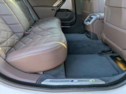 Used 2023 BMW 760i xDrive image 20