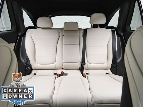 Used 2025 Mercedes-Benz GLC 300 4MATIC image 18