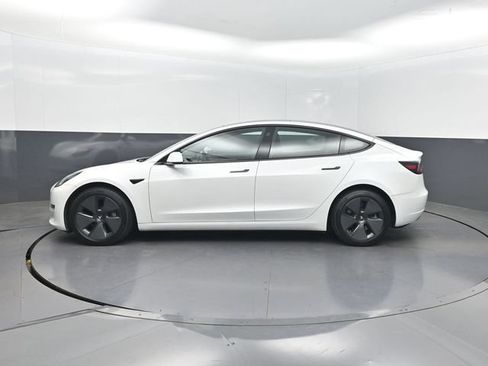 Used 2023 Tesla Model 3 Standard Range RWD image 3