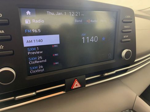 Used 2023 Hyundai Elantra SEL w/ Preferred Accessory Package image 16