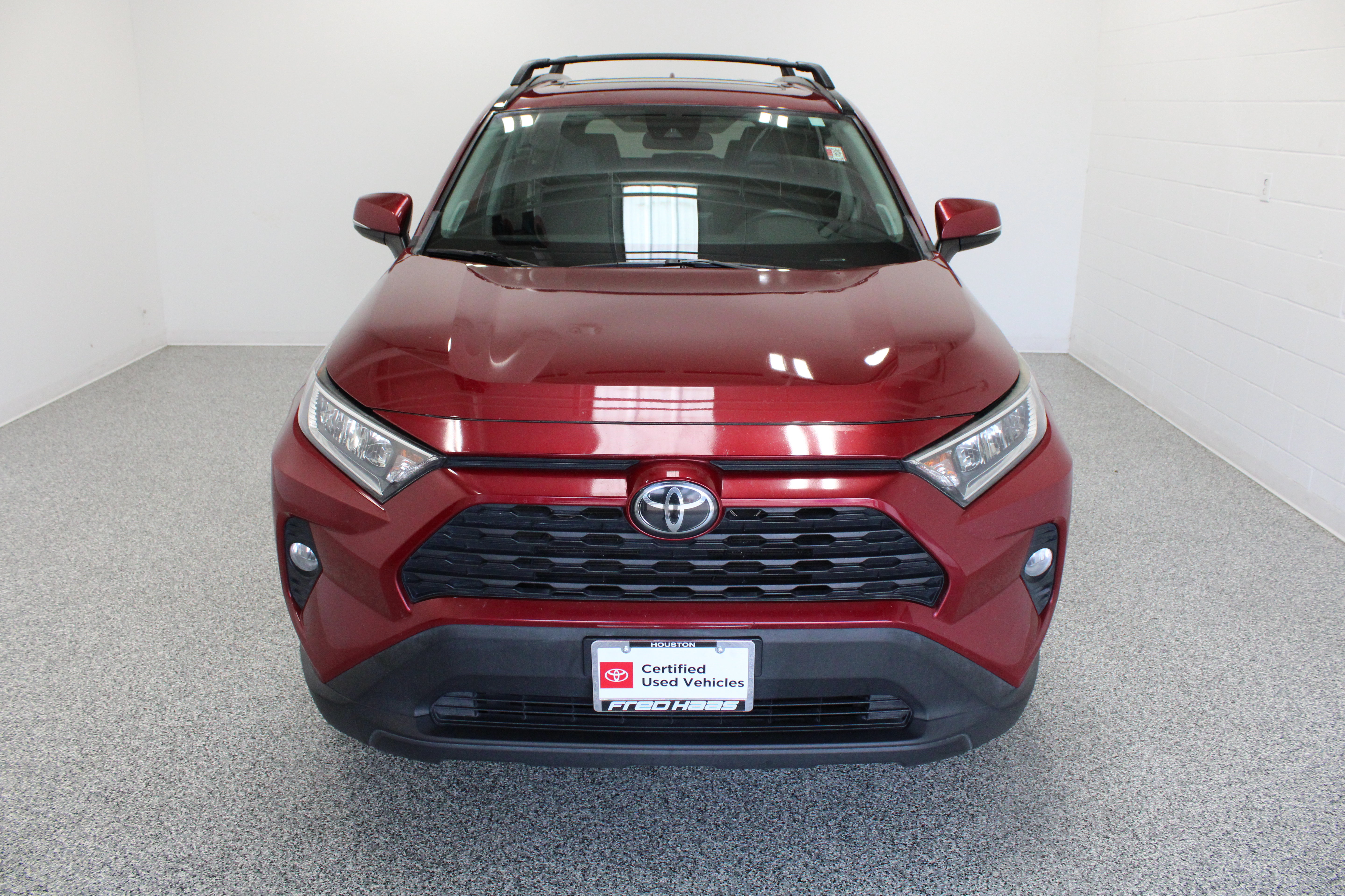 Used 2020 Toyota RAV4 XLE Premium FWD image 3