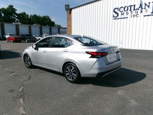 Used 2025 Nissan Versa SV FWD image 8