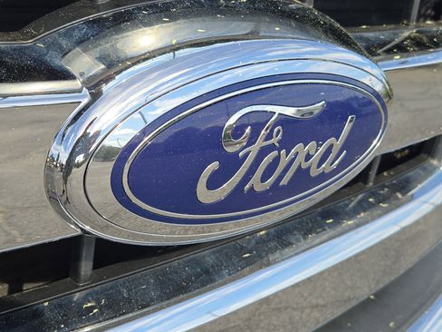 Used 2017 Ford F150 XLT w/ Trailer Tow Package image 6