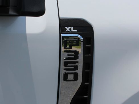 Used 2024 Ford F350 XL w/ XL Chrome Package RWD image 42